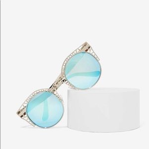 Quay Australia Blue Fleur Sunnies